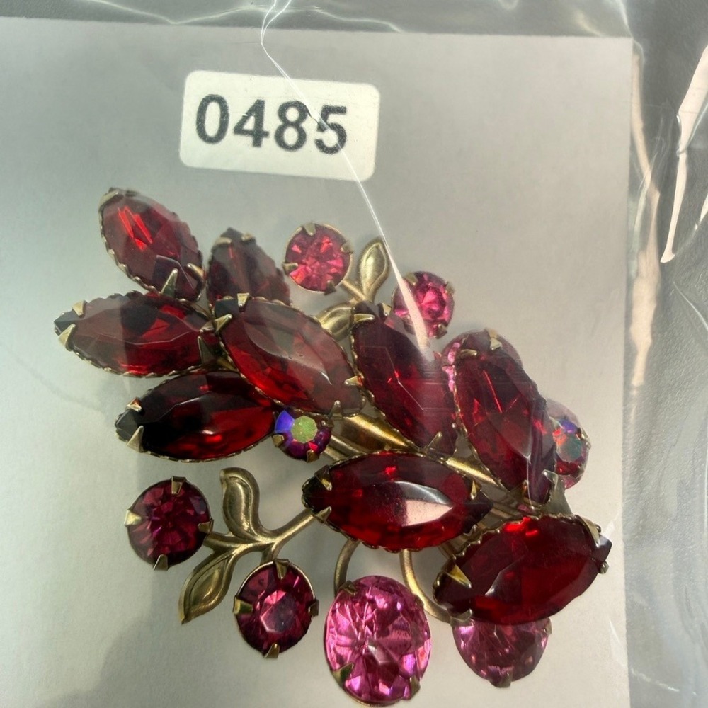 Vintage Red Pink Rhinestone Floral Brooch Gold Tone MCM Riveted Large Statement - Picture 8 of 8